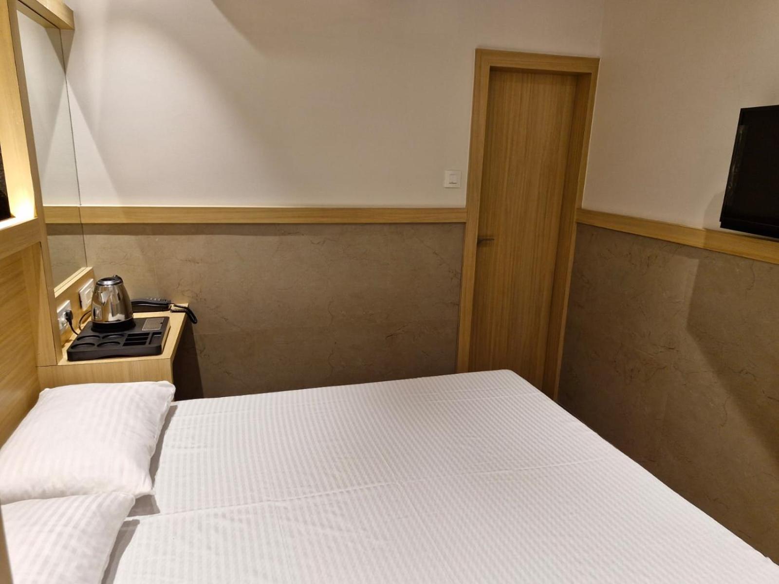 Avenue 10 Boutique Hotel Pune Ngoại thất bức ảnh